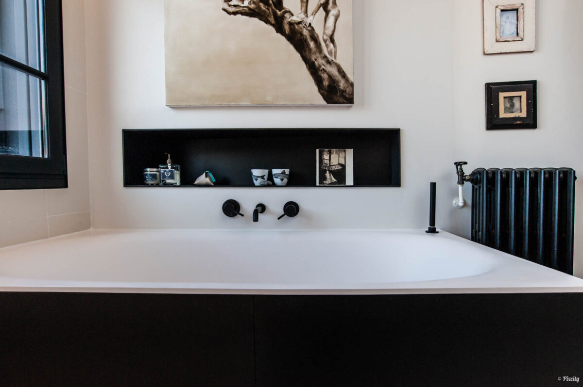 décoration salle de bain moderne plante naturelle accessoires